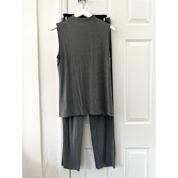 Travelers by Chico's Grey Slink Mock Neck Sleeveless Top Full Length Pants Set 1 - Picture 1 of 11